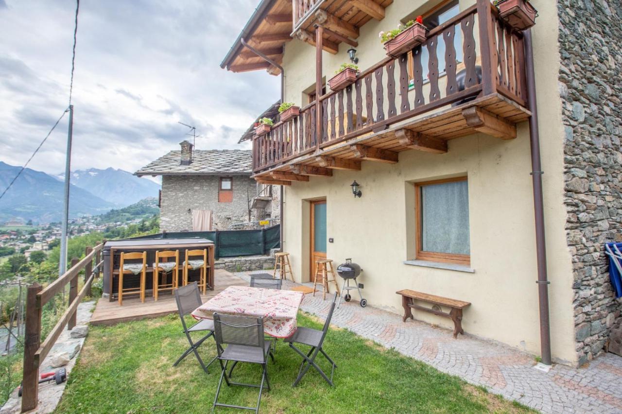 Casa Alpina - Sarre Apartman Aosta Kültér fotó